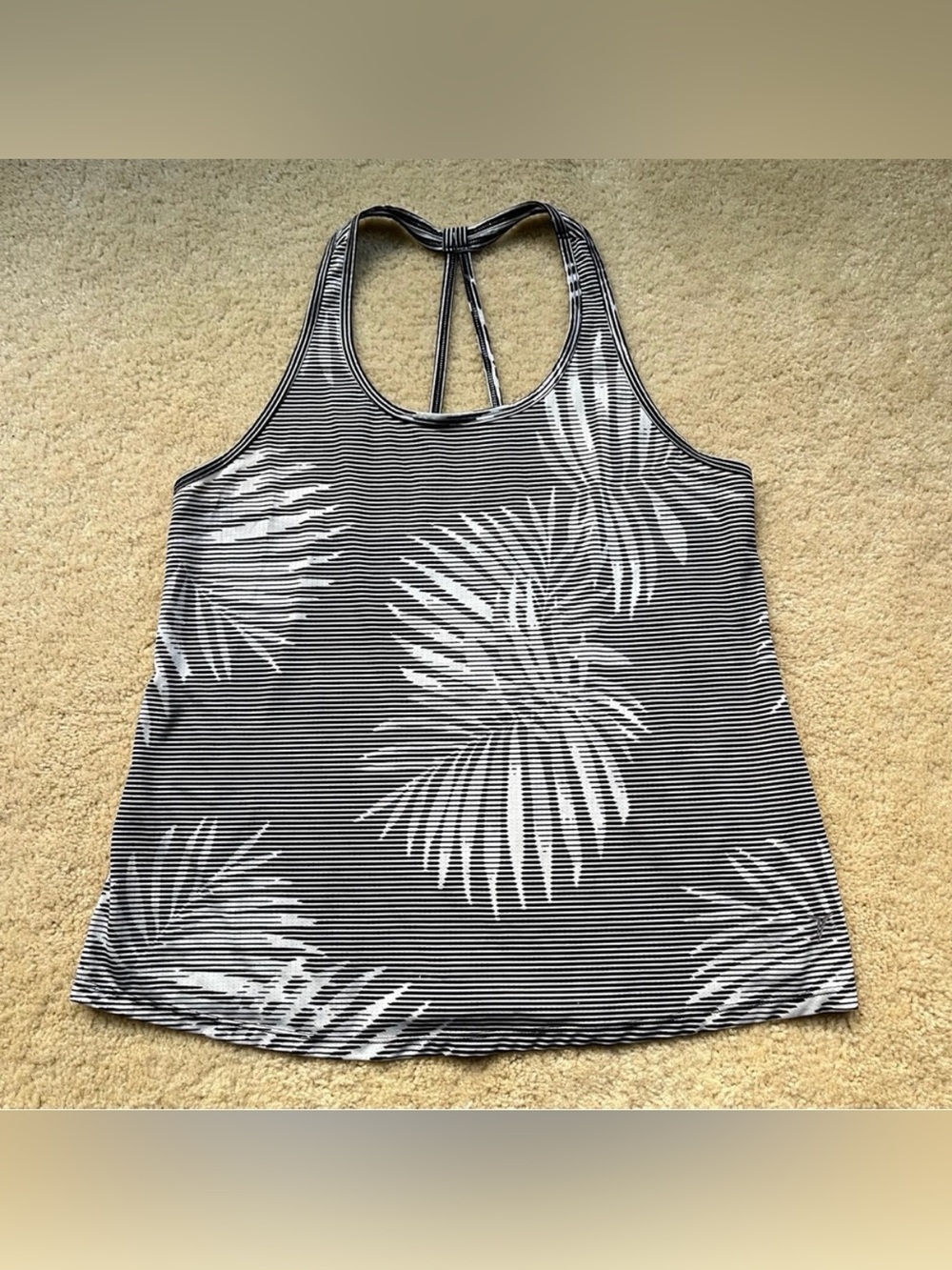 Old Navy Women’s Black & White Striped Exercise Tank Top - Size M - EUC
